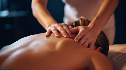 Rücken- und Nackenmassage